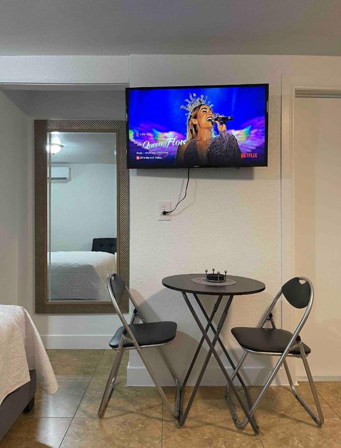 Cozy Studio…With Private Entrance Лас-Вегас Экстерьер фото